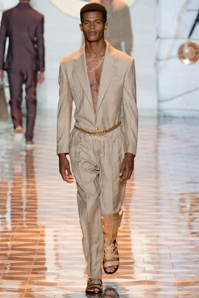 Look 7